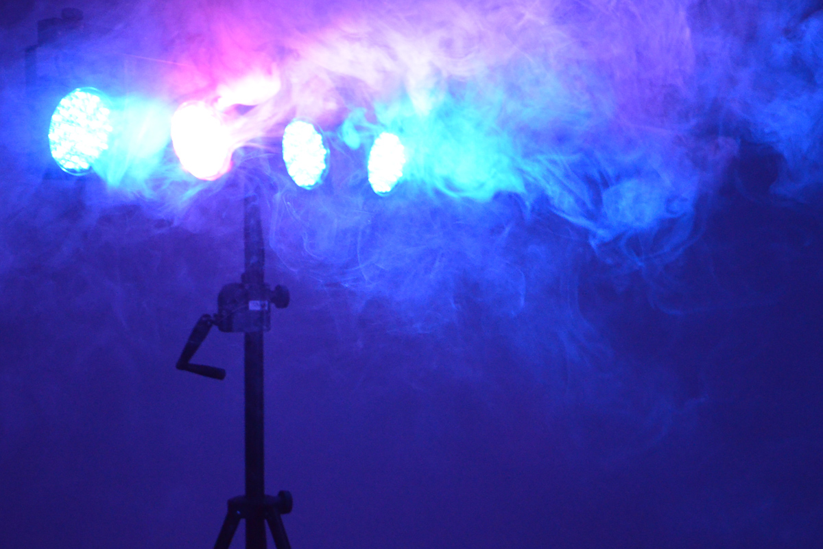 mit der LED KLS 200 Lichtorgel, erstrahlt Ihre Tanzfläche in vielen schönen Farben